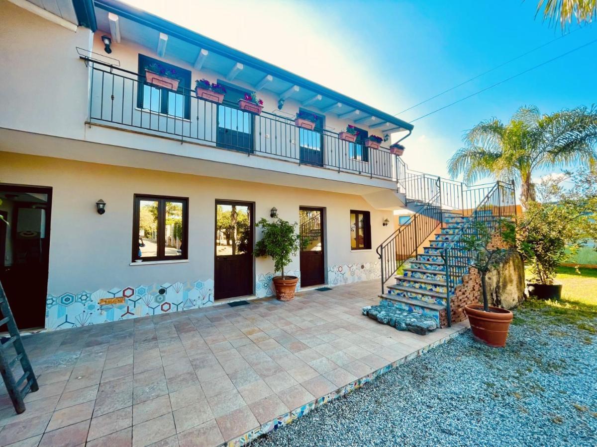 Borgo Camicia In Bed & Breakfast Barcellona-Pozzo di Gotto Ngoại thất bức ảnh