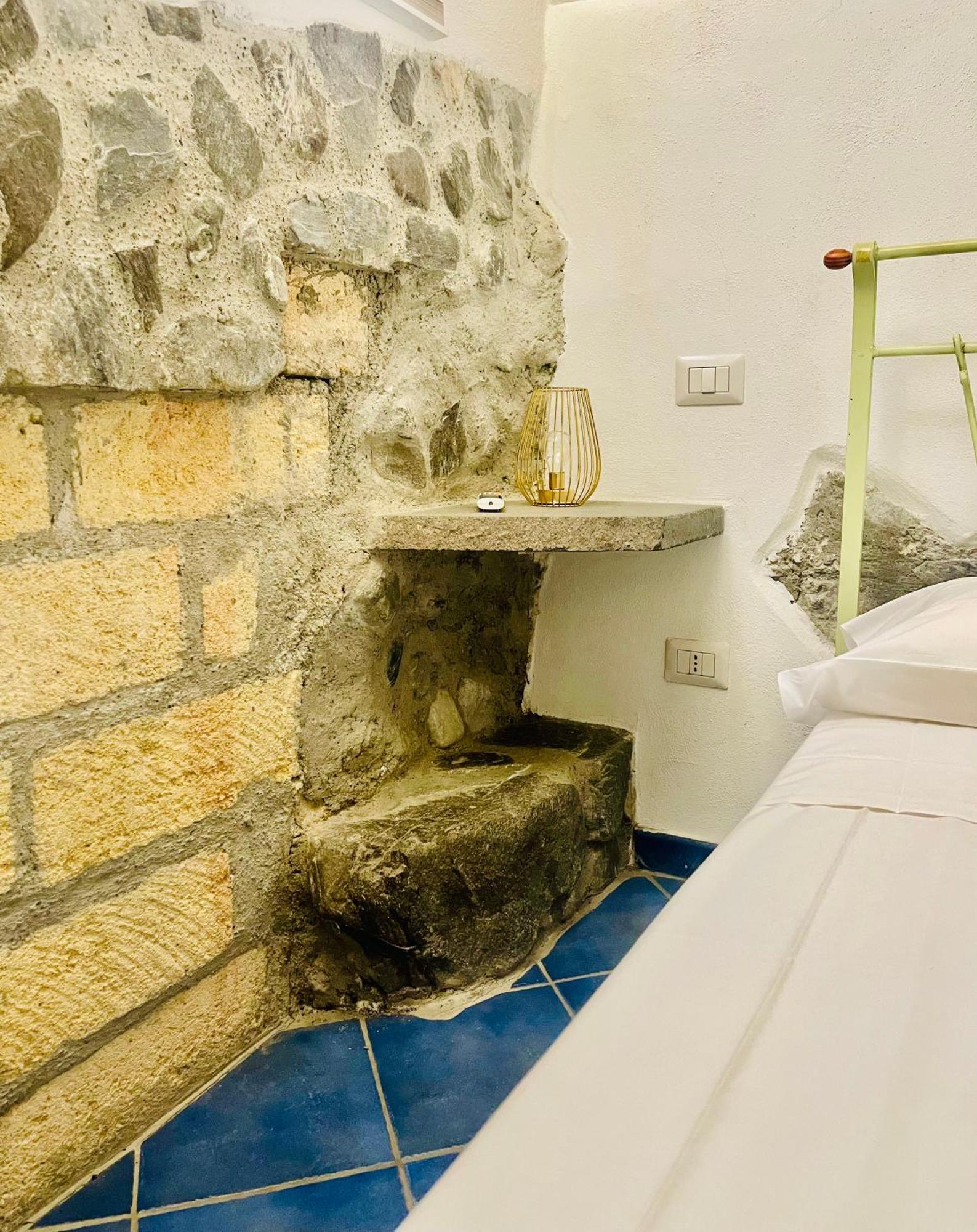 Borgo Camicia In Bed & Breakfast Barcellona-Pozzo di Gotto Phòng bức ảnh