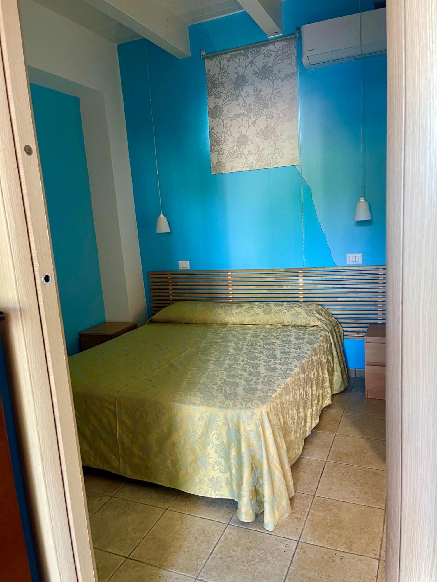 Borgo Camicia In Bed & Breakfast Barcellona-Pozzo di Gotto Phòng bức ảnh